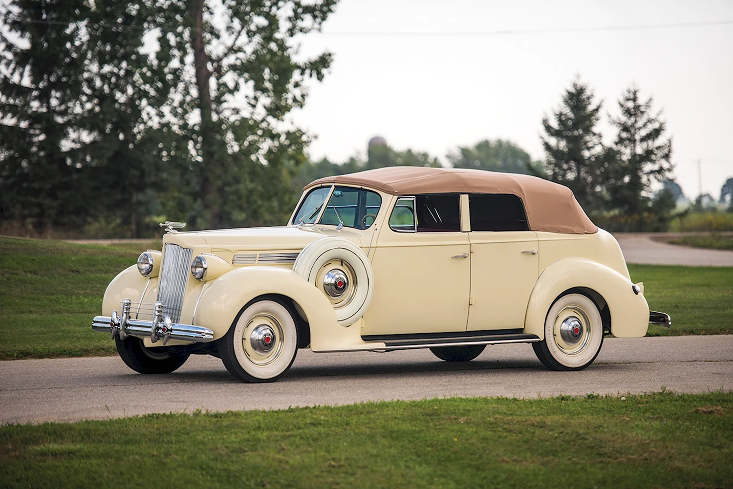 1938 Packard sedan