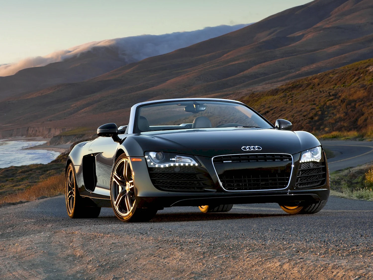 Audi r8 Spyder черная