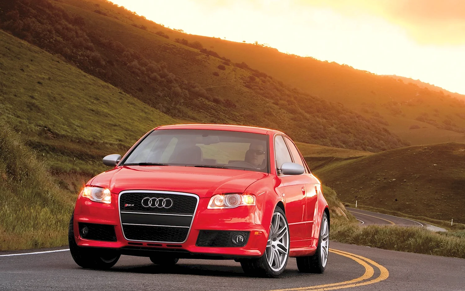 Audi rs4 sedan