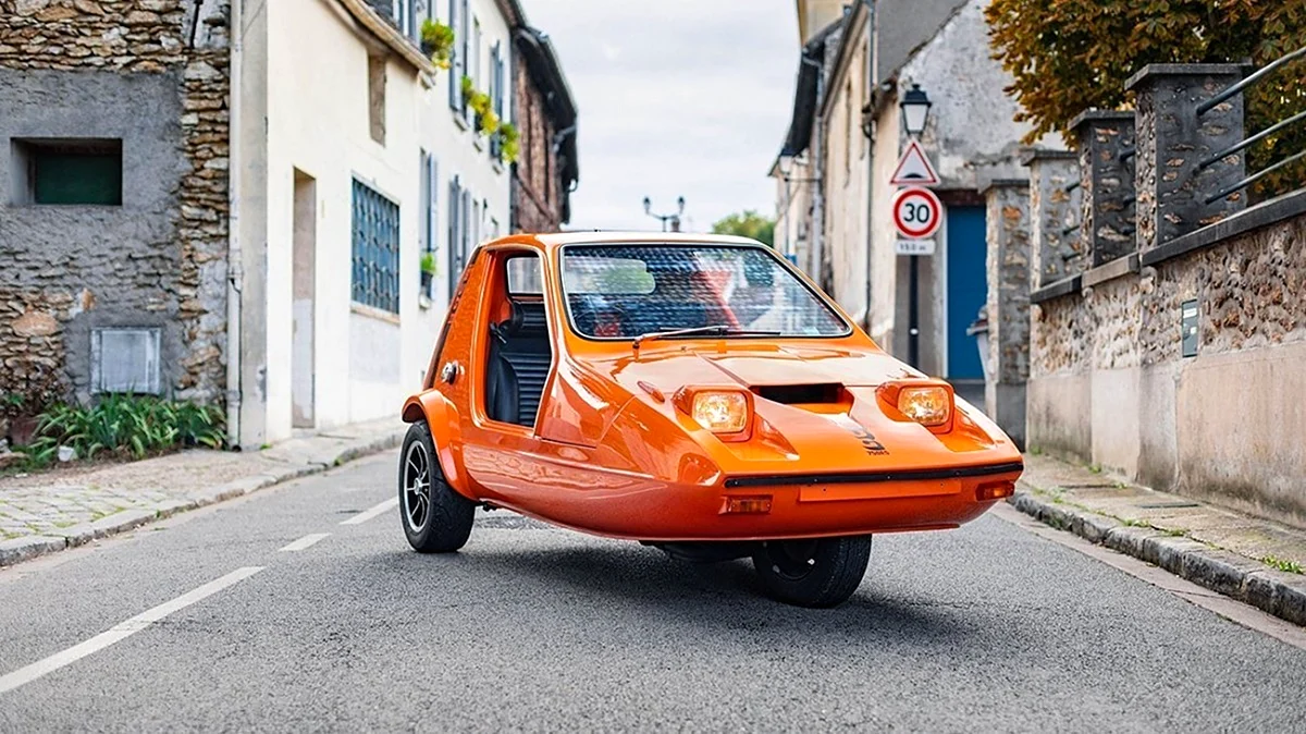 Автомобиль Bond Bug 700e