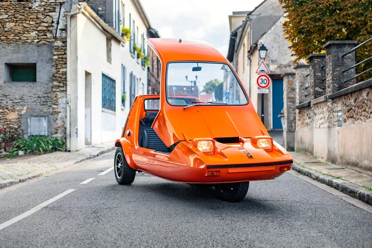 Автомобиль Bond Bug 700e