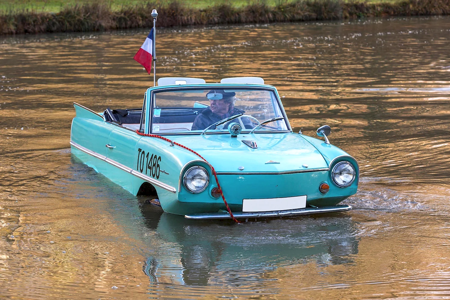 Автомобиль-амфибия Amphicar