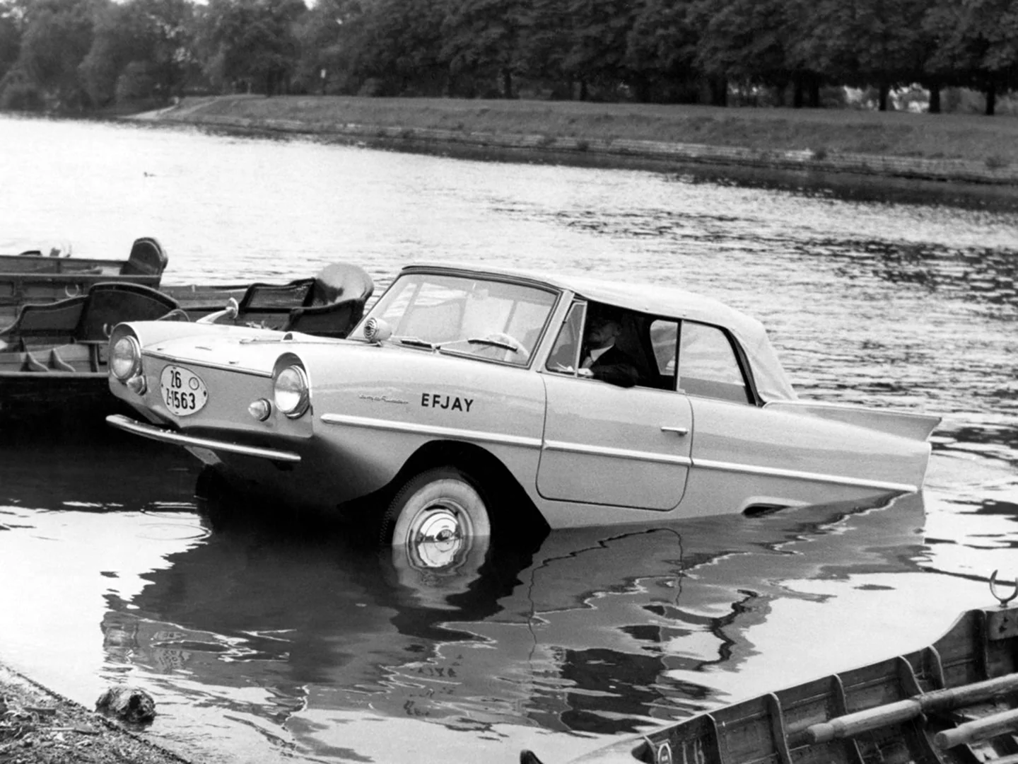 Автомобиль-амфибия Amphicar
