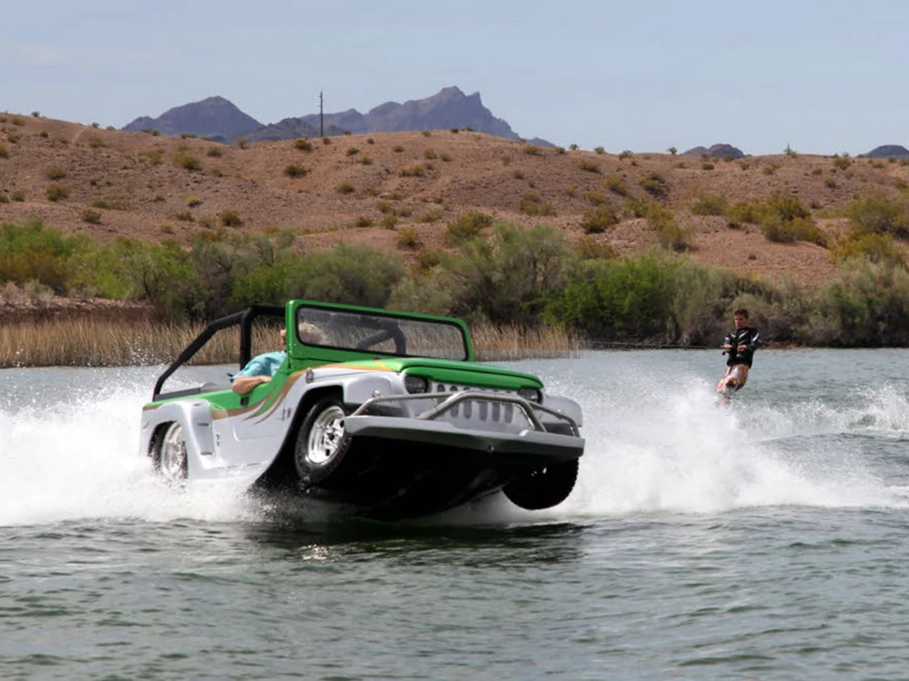 Автомобиль-амфибия WATERCAR Panther