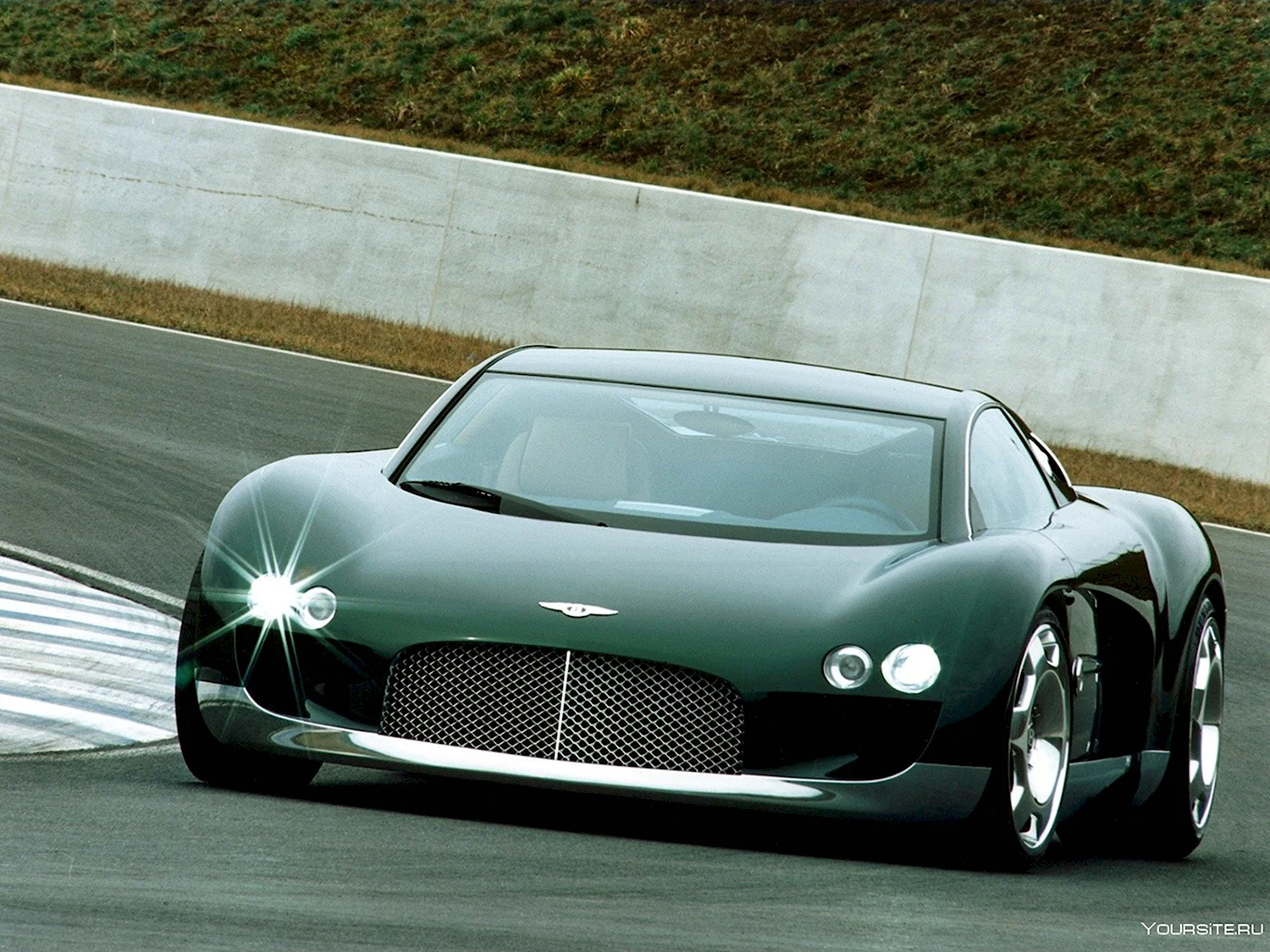 Bentley Hunaudieres Concept