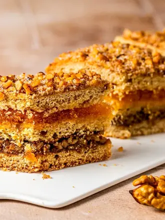 Ботлихский пирог с орехами и курагой