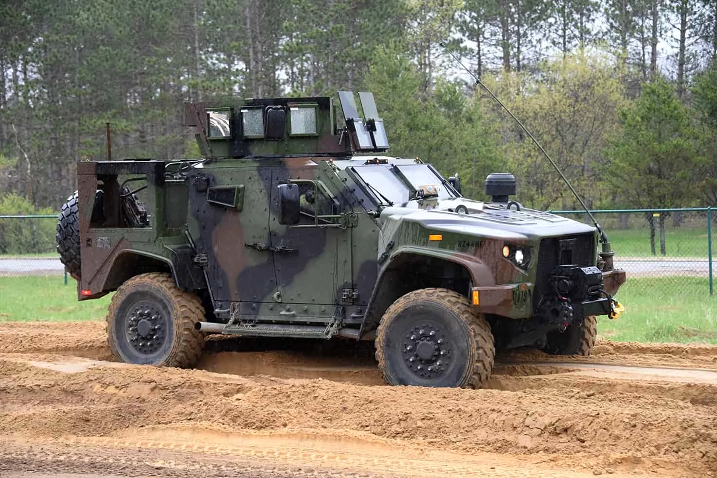 Бронеавтомобили JLTV