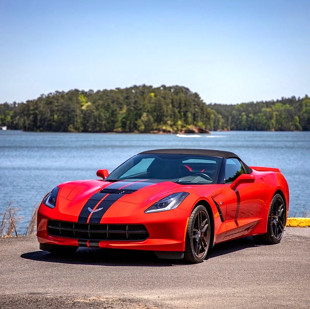 Chevrolet Corvette красный