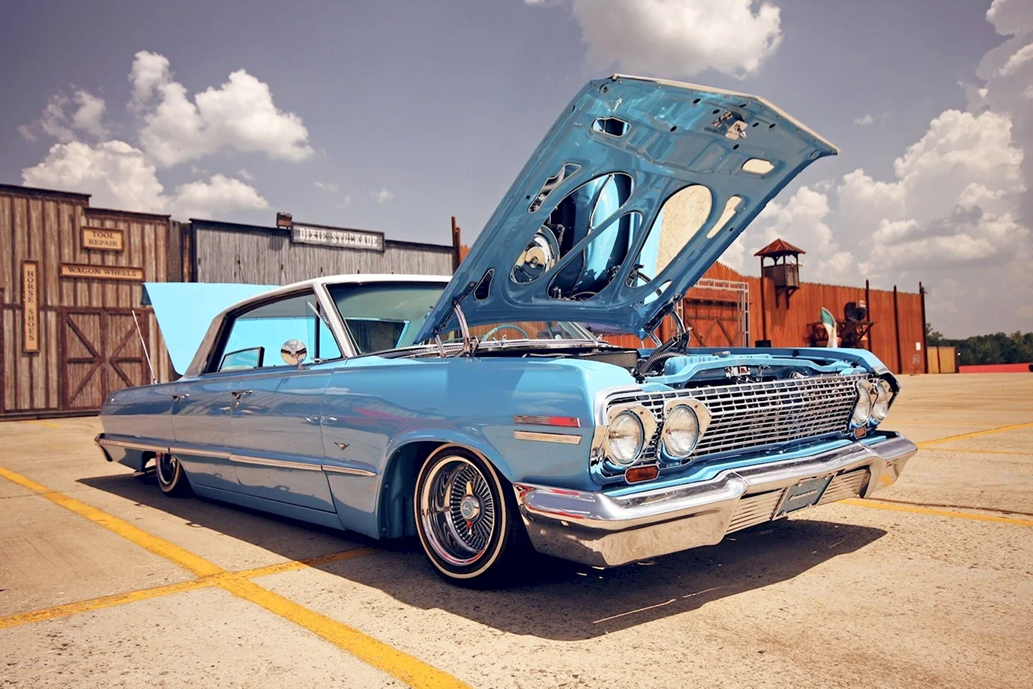Chevrolet Impala лоурайдер