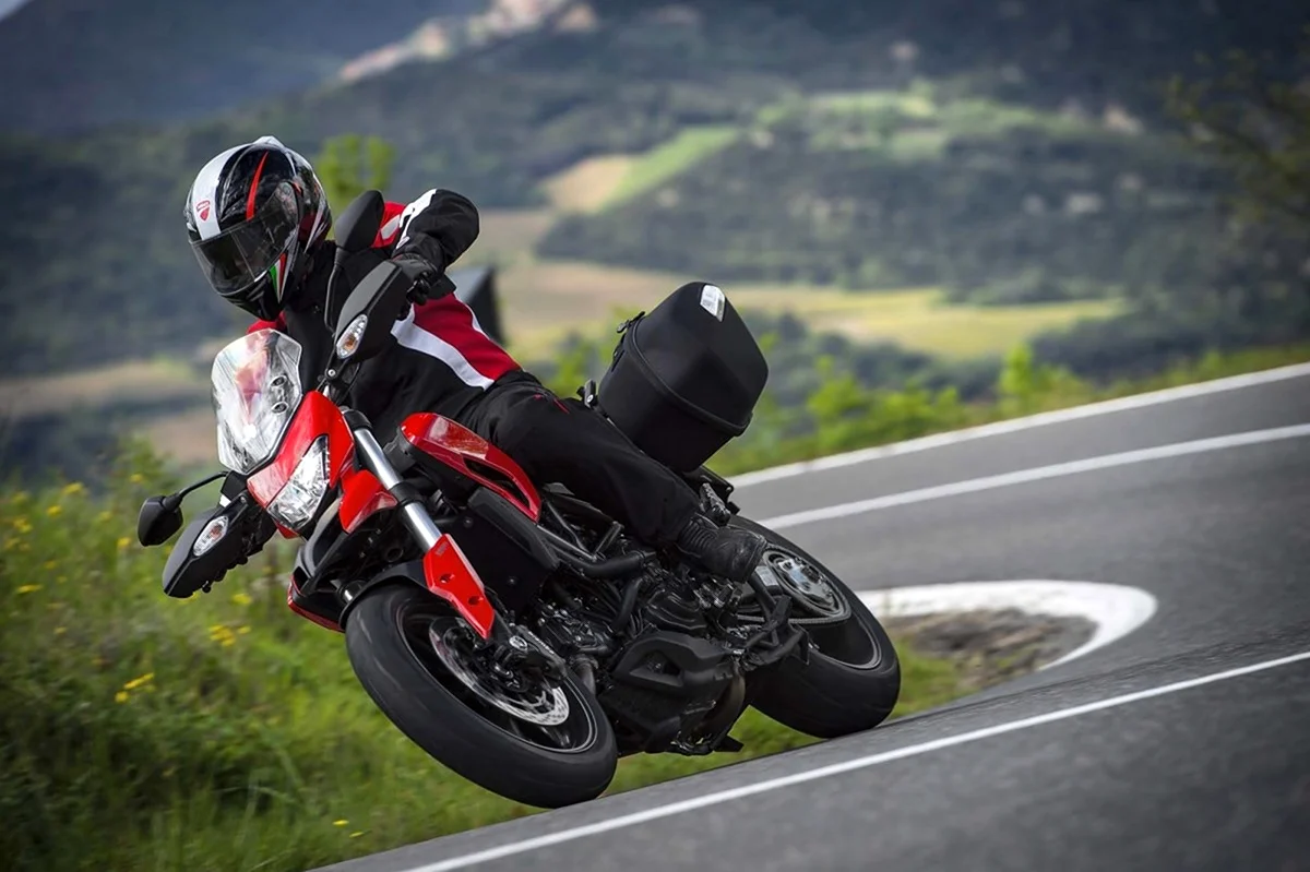 Ducati Hyperstrada 2013