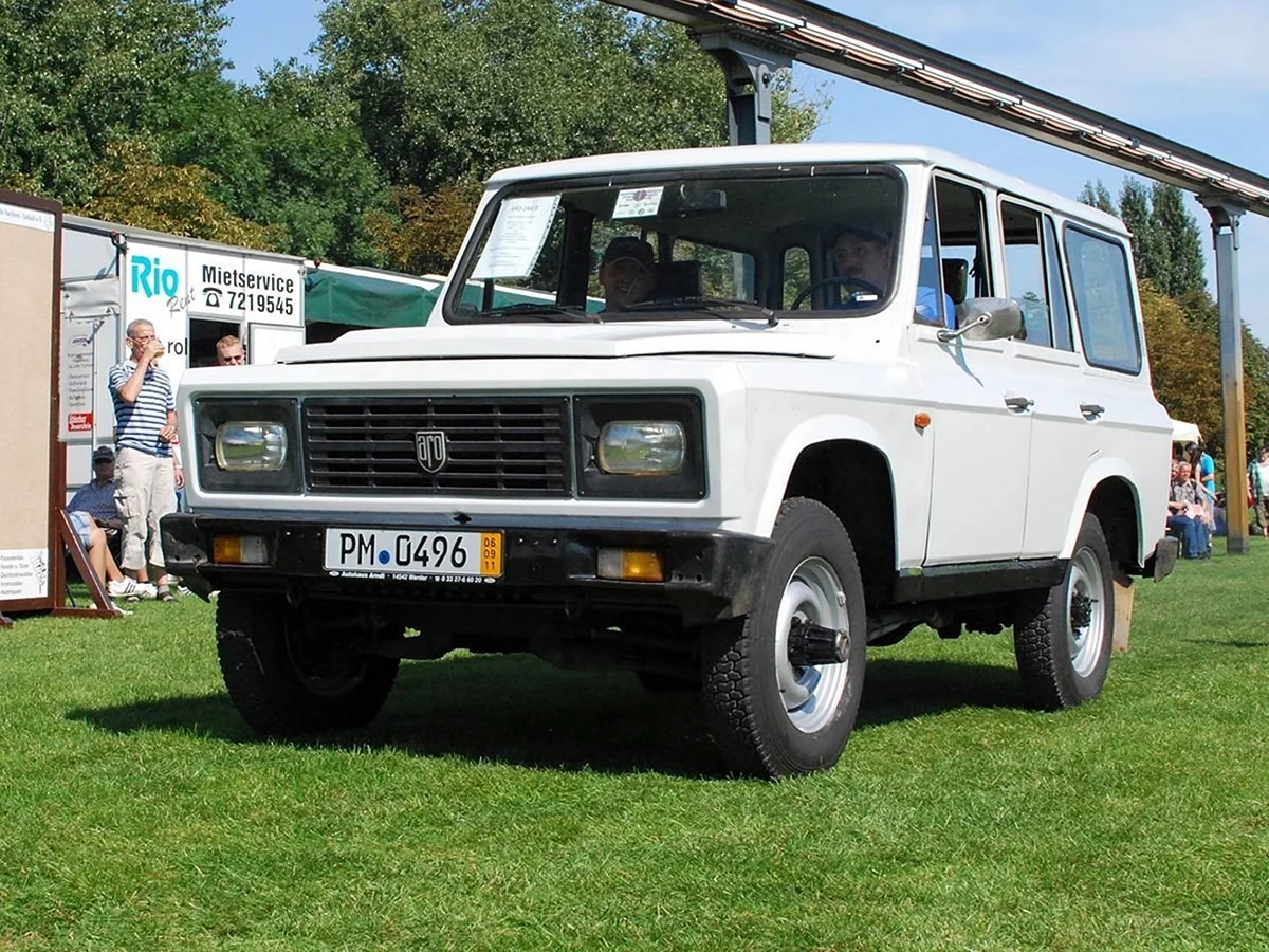 Джип Aro 244