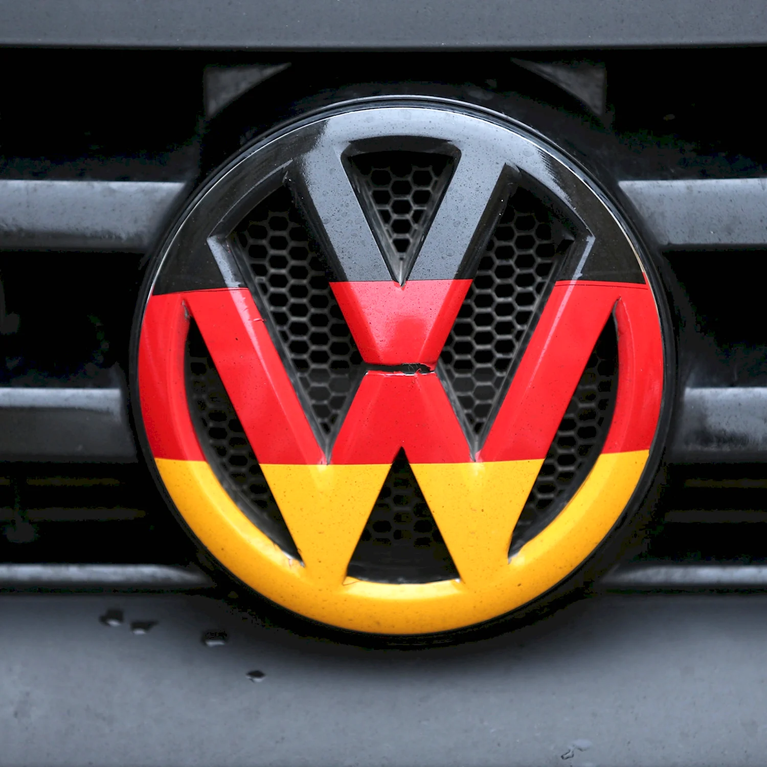 Фольксваген значок германский флаг