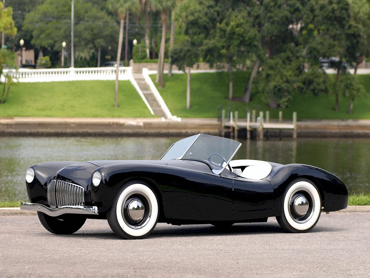 Ford Glasspar Custom Roadster