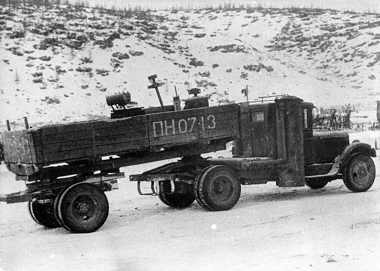 Газогенераторный автомобиль ЗИС-21