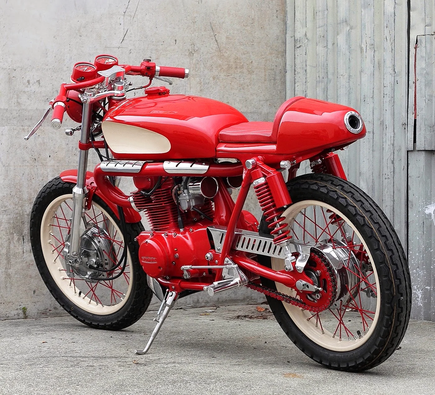 Ява старушка Cafe Racer