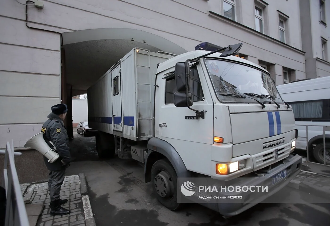 КАМАЗ 4308 автозак ФСИН внутри
