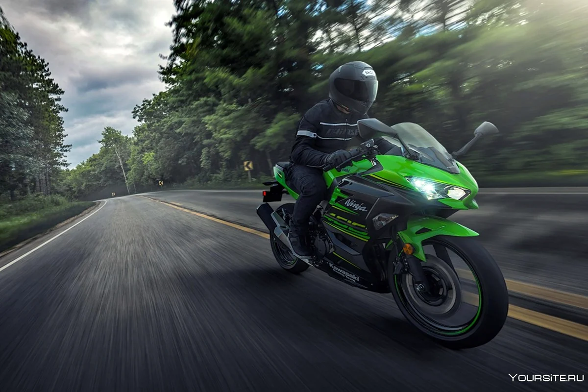Kawasaki Ninja 400 h2