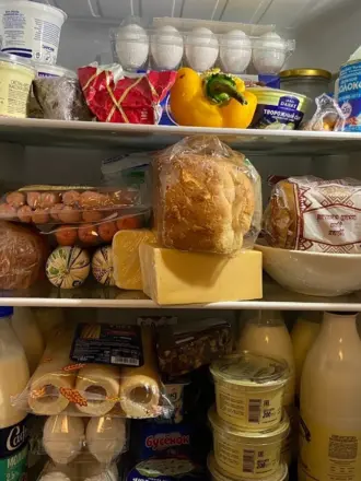 Холодильник с продуктами