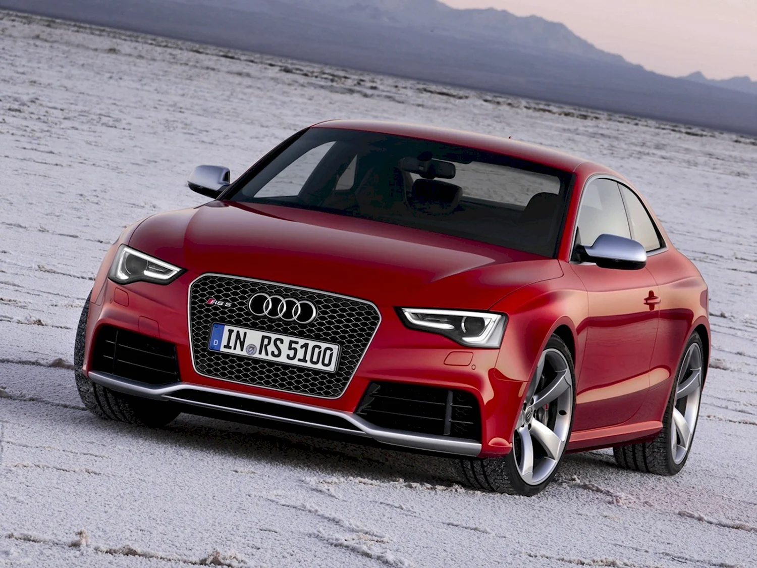 Машина Ауди rs5