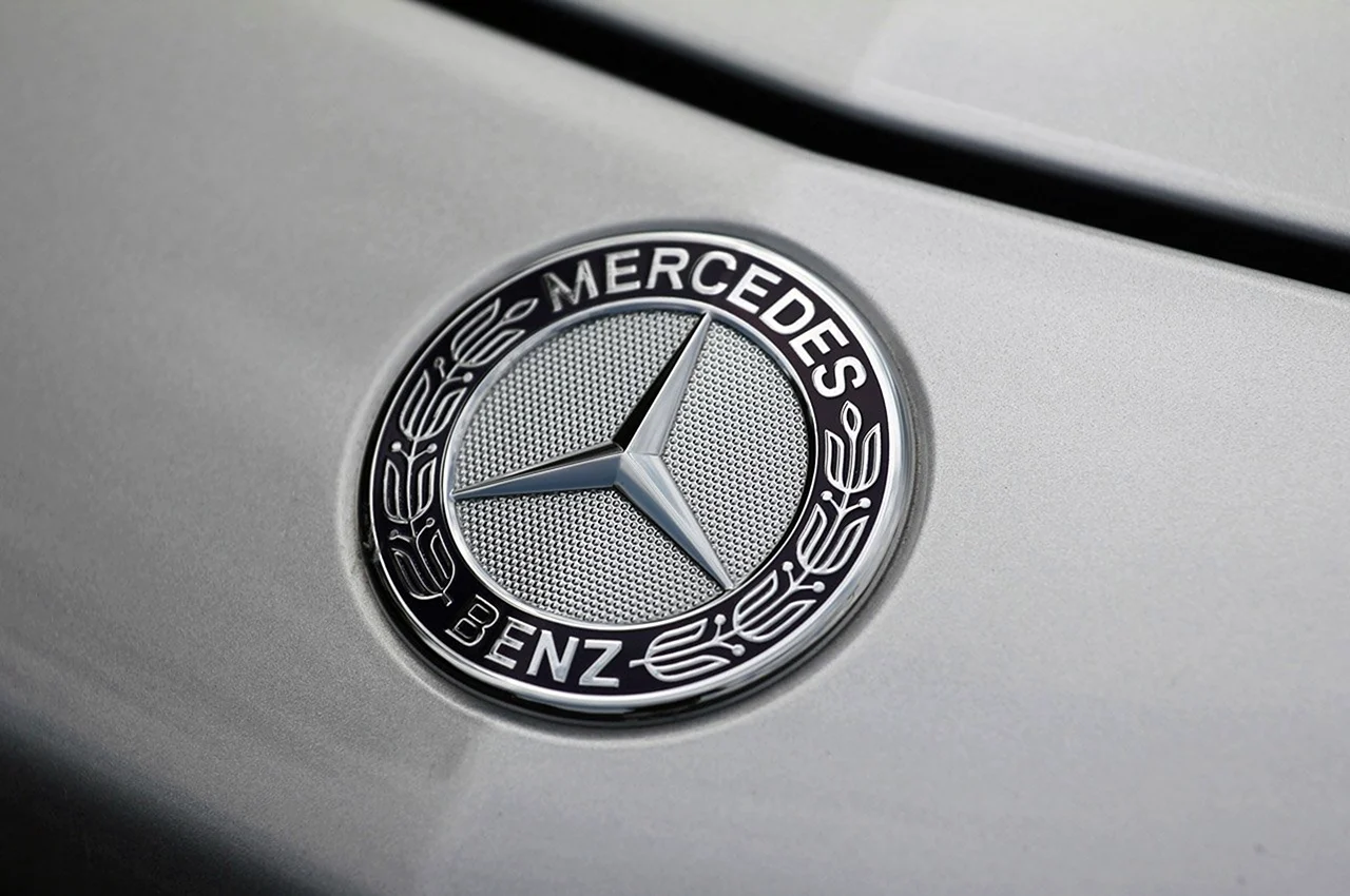 Mercedes Benz logo