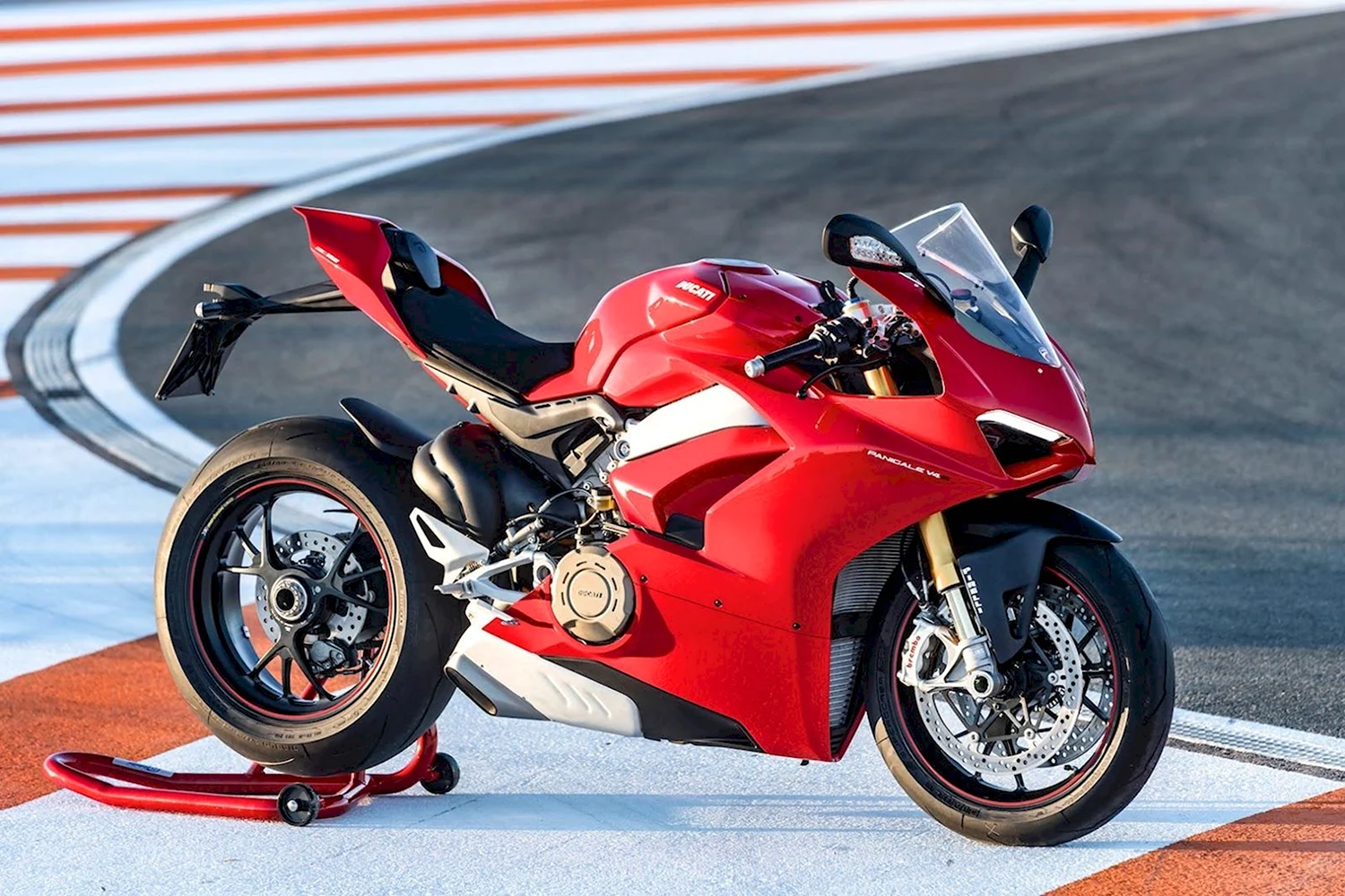 Мотоцикл Ducati Panigale v4