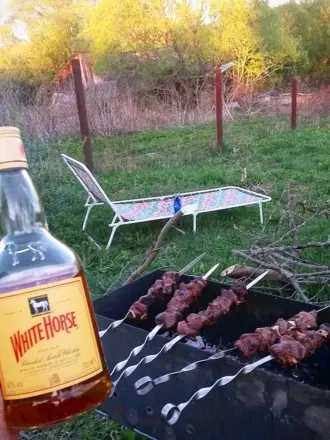 На даче шашлыки выпивка