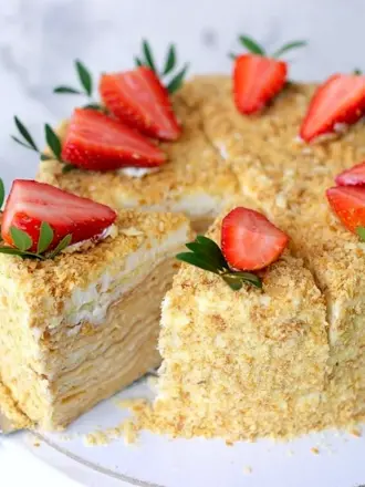 Наполеон с клубникой