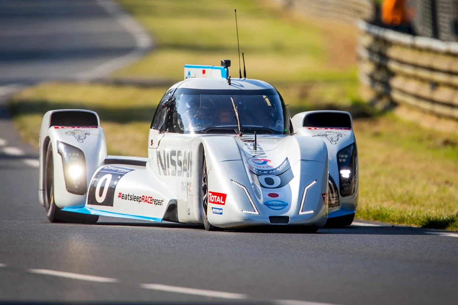 Nissan ZEOD le man