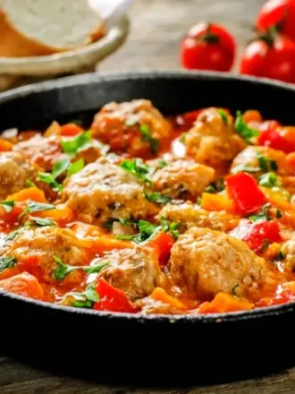 Овощное рагу с фрикадельками