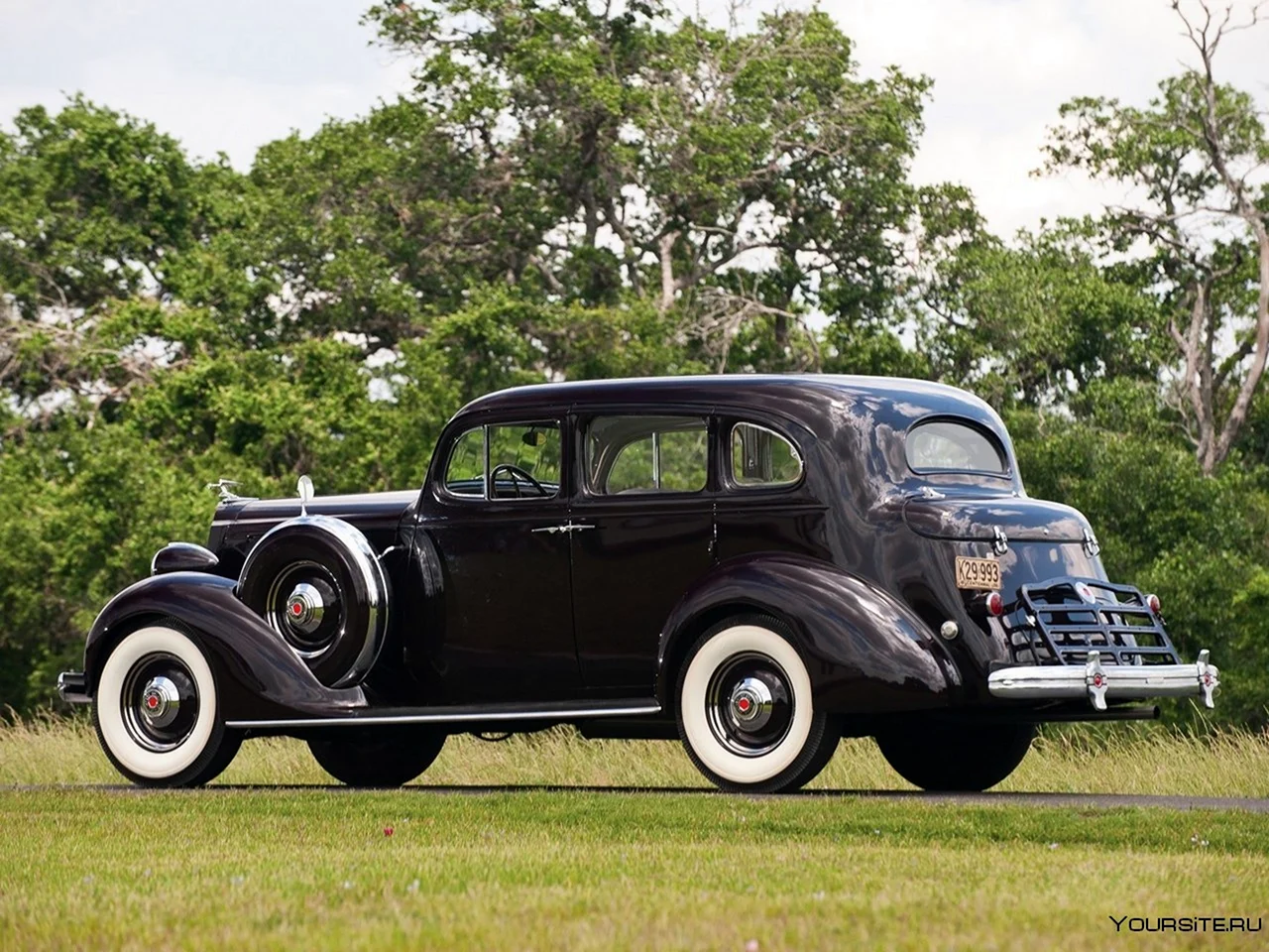 Packard 120 Touring sedan 1936