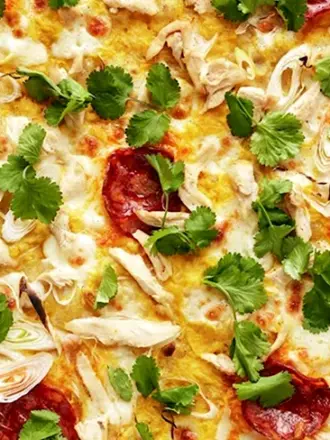 Пицца с курицей и кукурузой