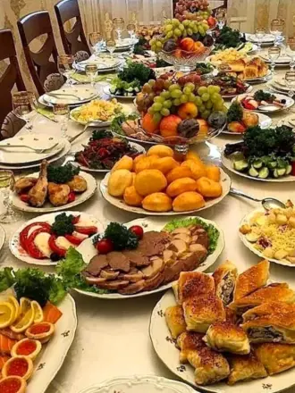 Шикарный праздничный стол