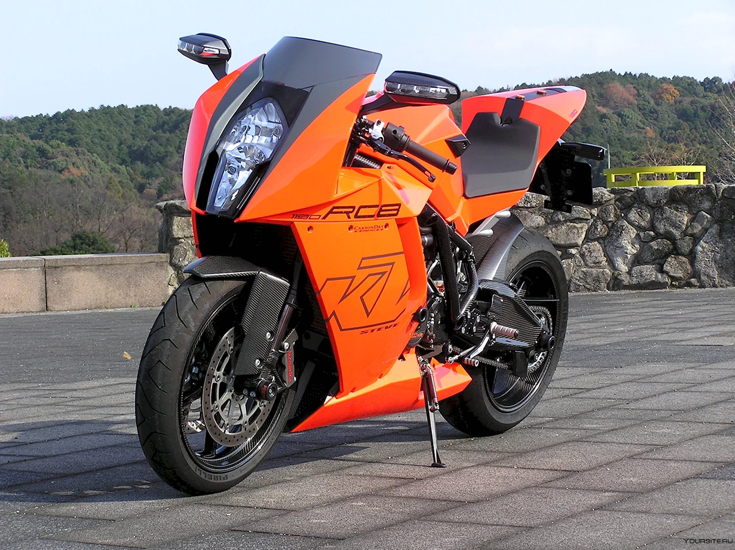 Спортбайк KTM 1190 rc8