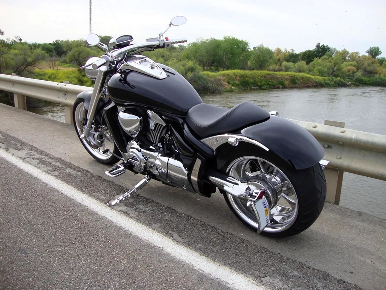 Suzuki Boulevard m109