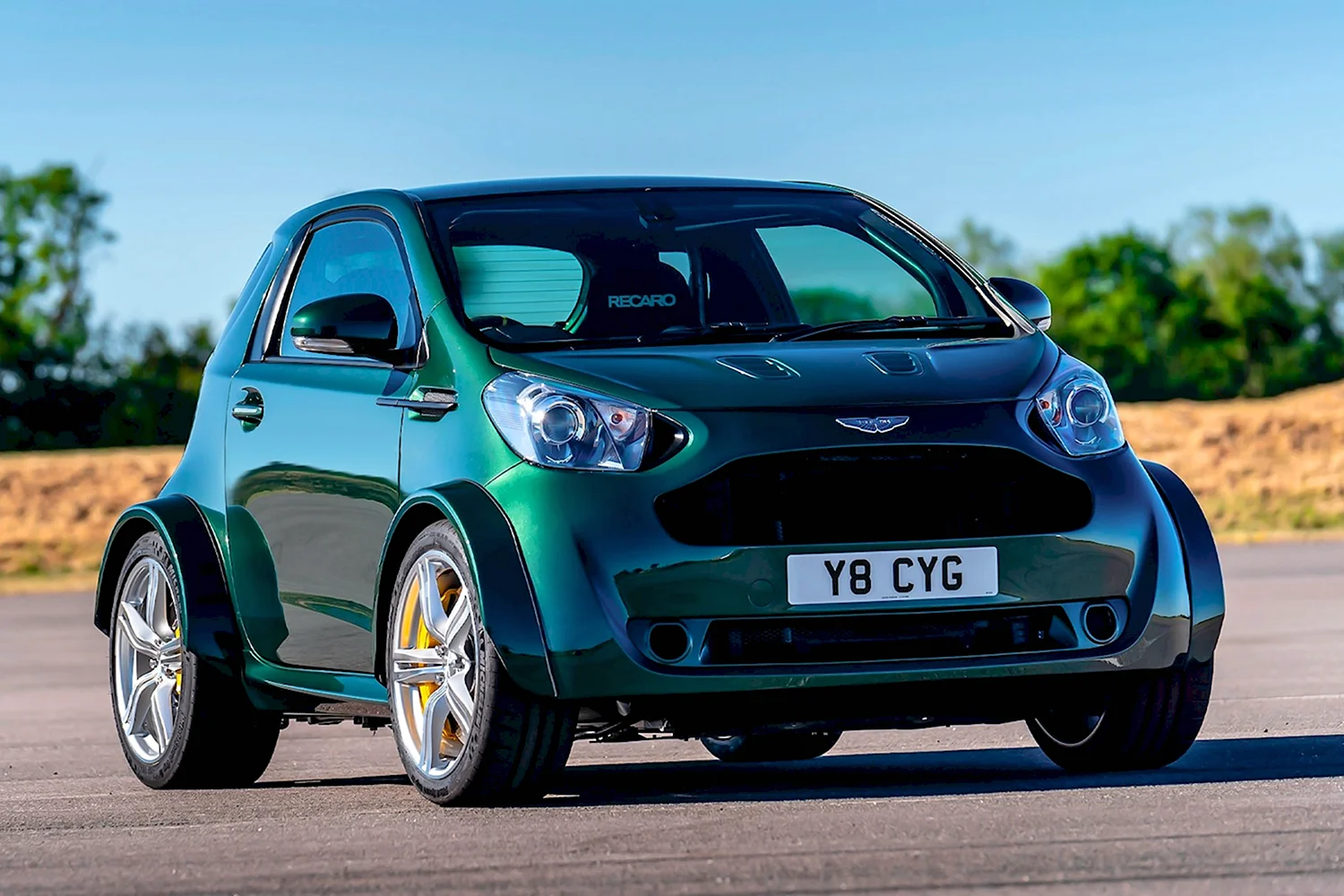 Toyota IQ Aston Martin Cygnet