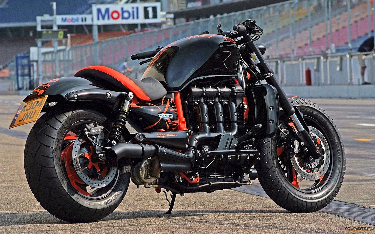 Triumph Rocket 3