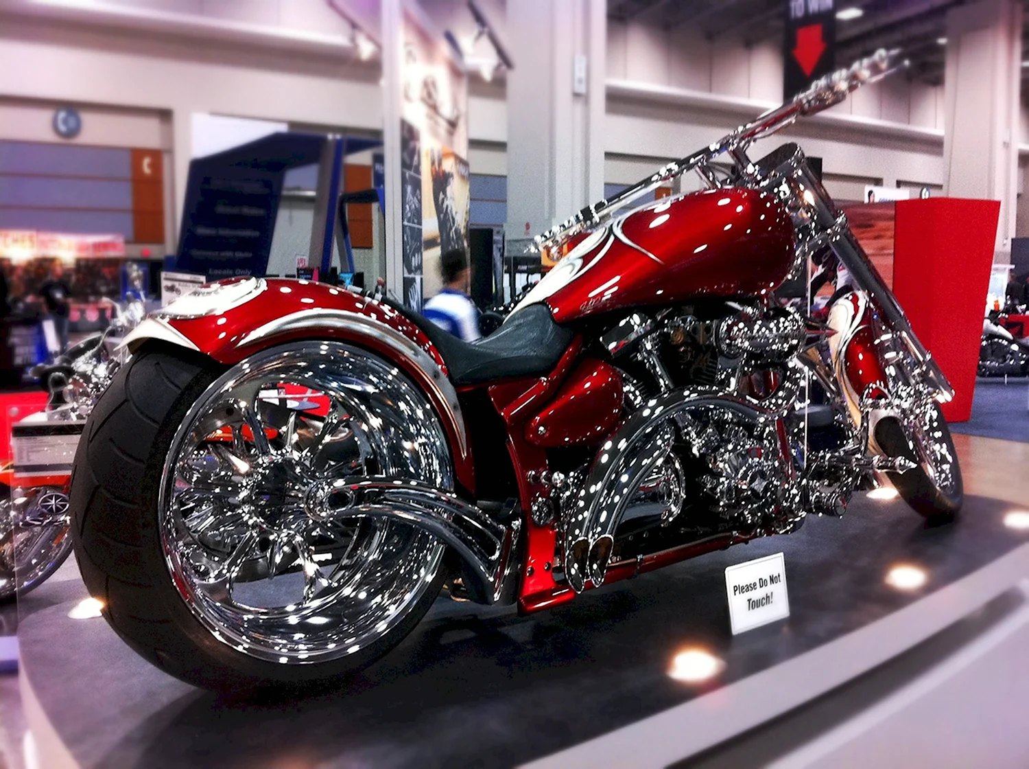 Yamaha Road Star BMS золотой чоппер