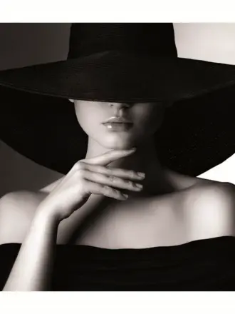 Девушка в шляпе