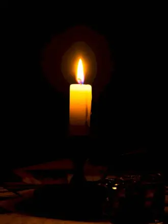 Горящая свеча
