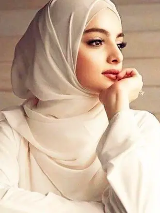 Иман Юсупова в хиджабе