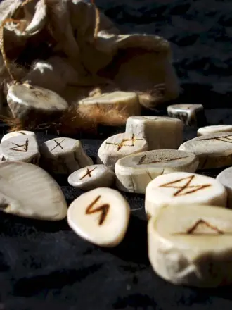 Рунымантика Скандинавия