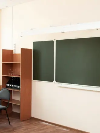 Школьная доска в кабинете