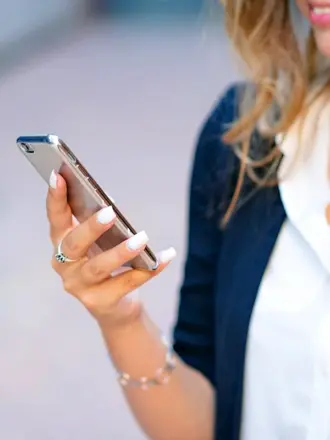 Телефон в руке