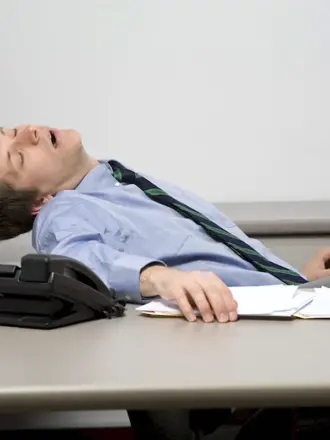 Варианты как спать на рабочем месте